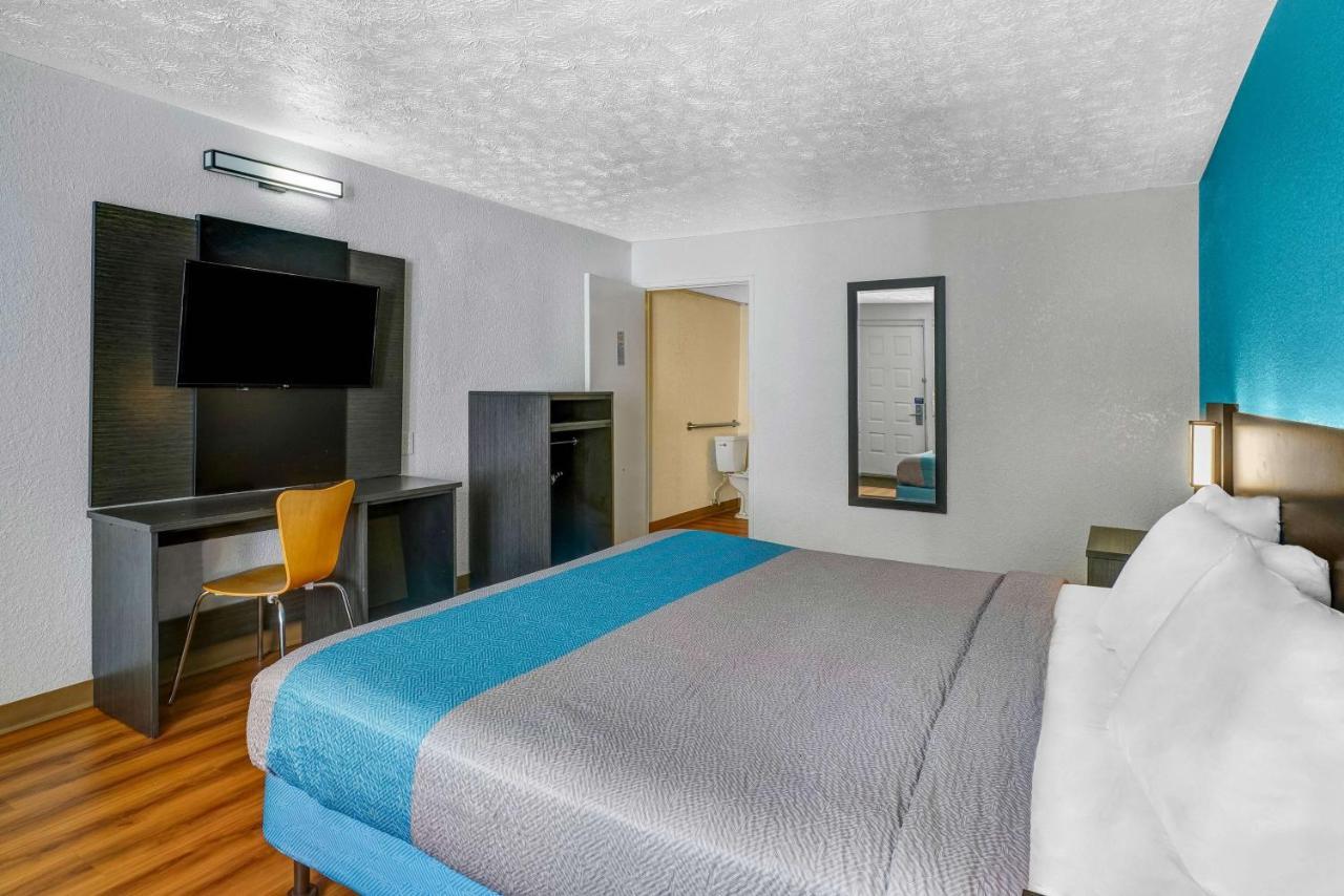 Hotel 6-lexington, Ky - East I-75